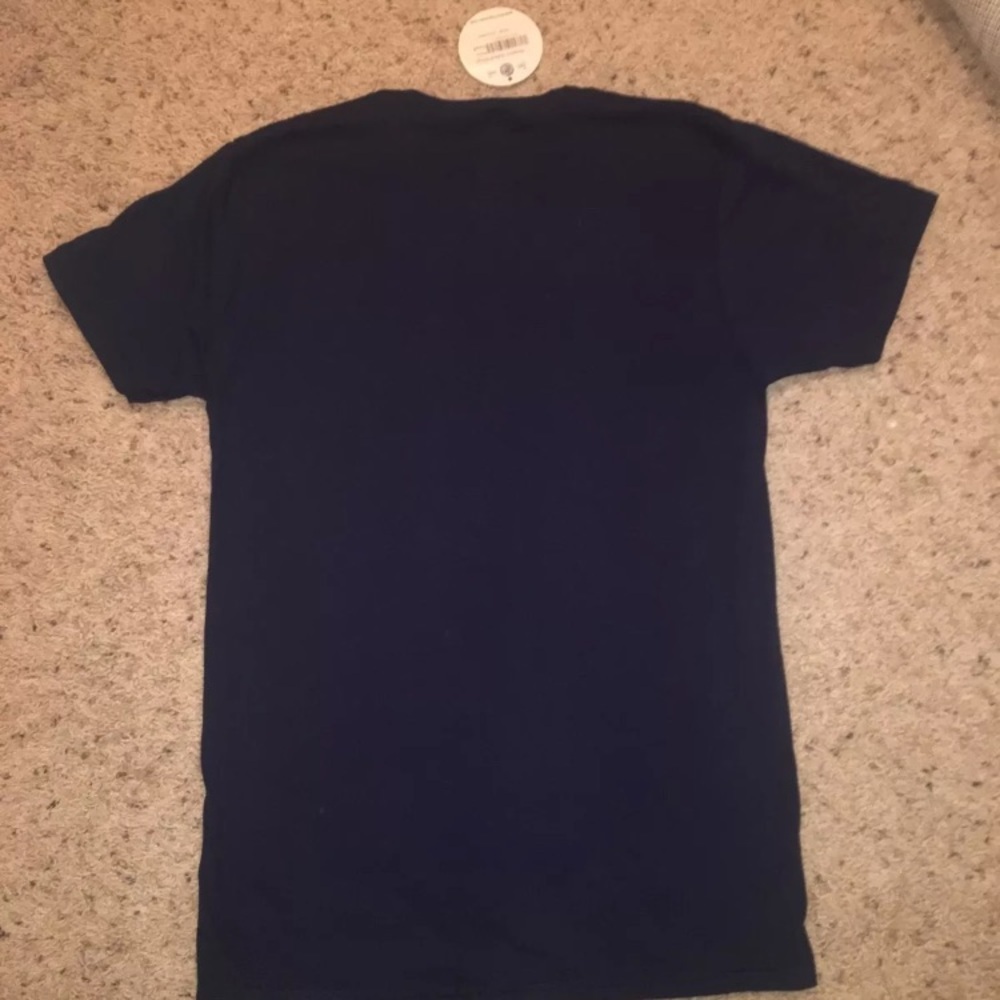 Men’s Hooters Tee - Picture 4 of 4